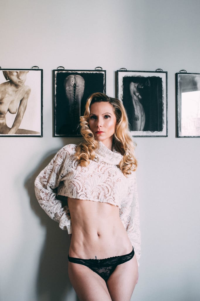 Clarissa — glam and fine art portrait, photograph 16 of 59