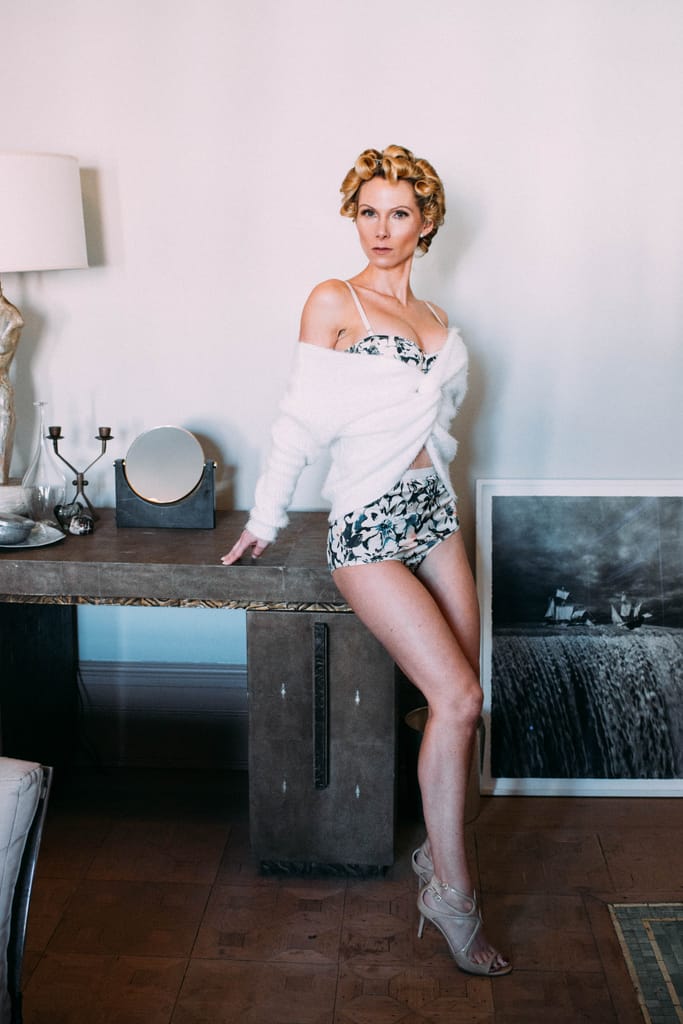 Clarissa — glam and fine art portrait, photograph 9 of 59