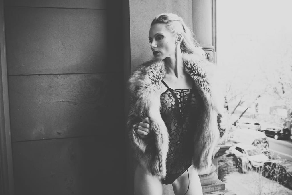 Clarissa — glam and fine art portrait, photograph 42 of 59