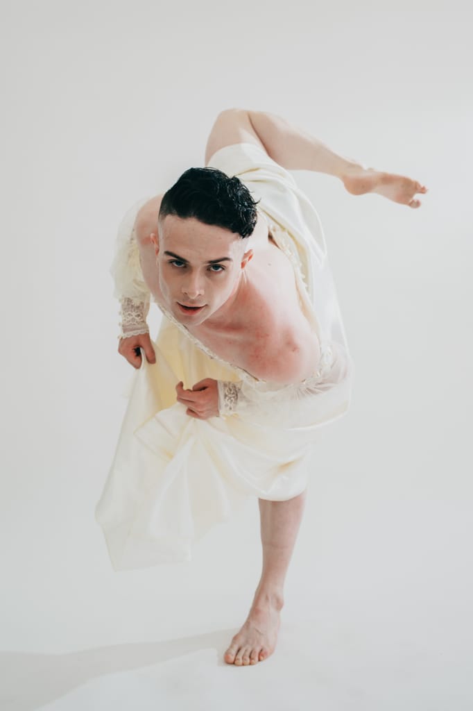 Eoghan — glam and fine art portrait, photograph 9 of 29