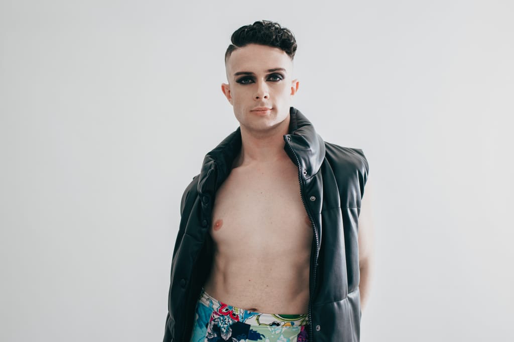 Eoghan — glam and fine art portrait, photograph 12 of 29