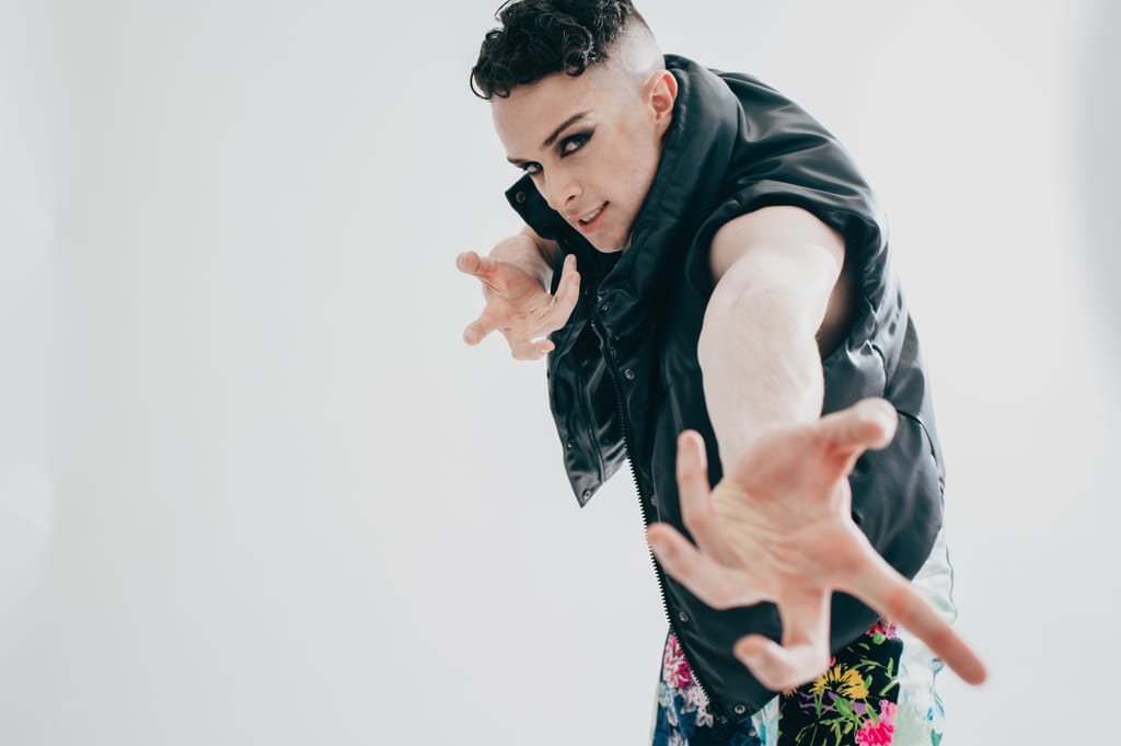 Eoghan — glam and fine art portrait, photograph 15 of 29