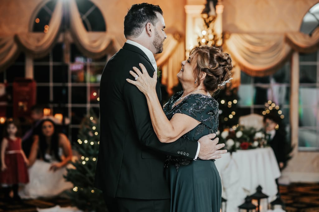 Kristen and Mike on their wedding day, photograph 106 of 122