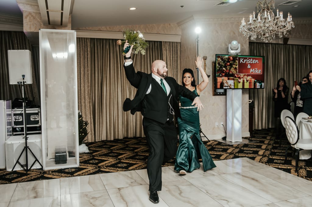 Kristen and Mike on their wedding day, photograph 92 of 122