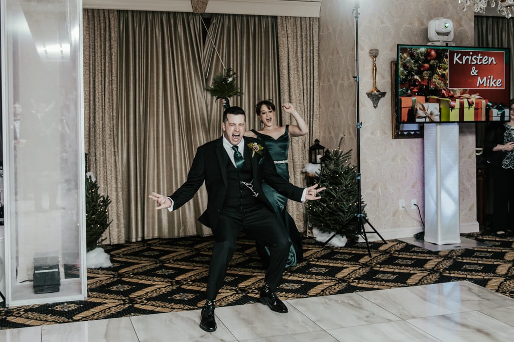 Kristen and Mike on their wedding day, photograph 95 of 122