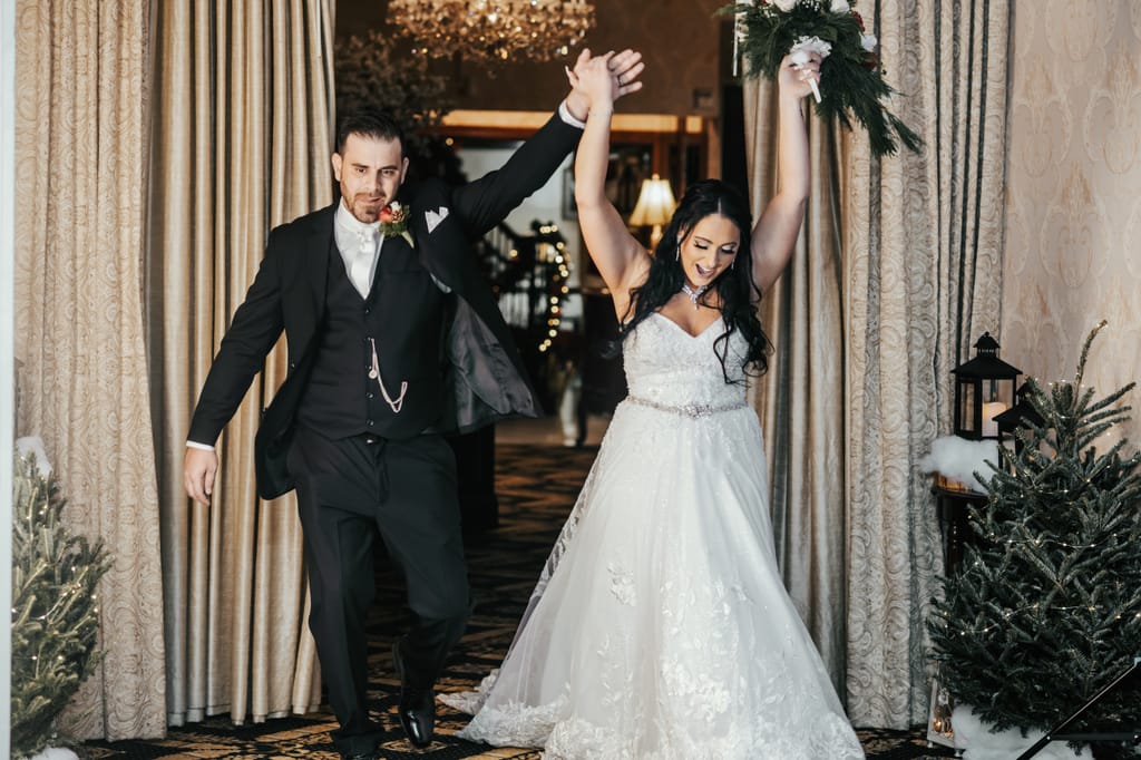 Kristen and Mike on their wedding day, photograph 94 of 122